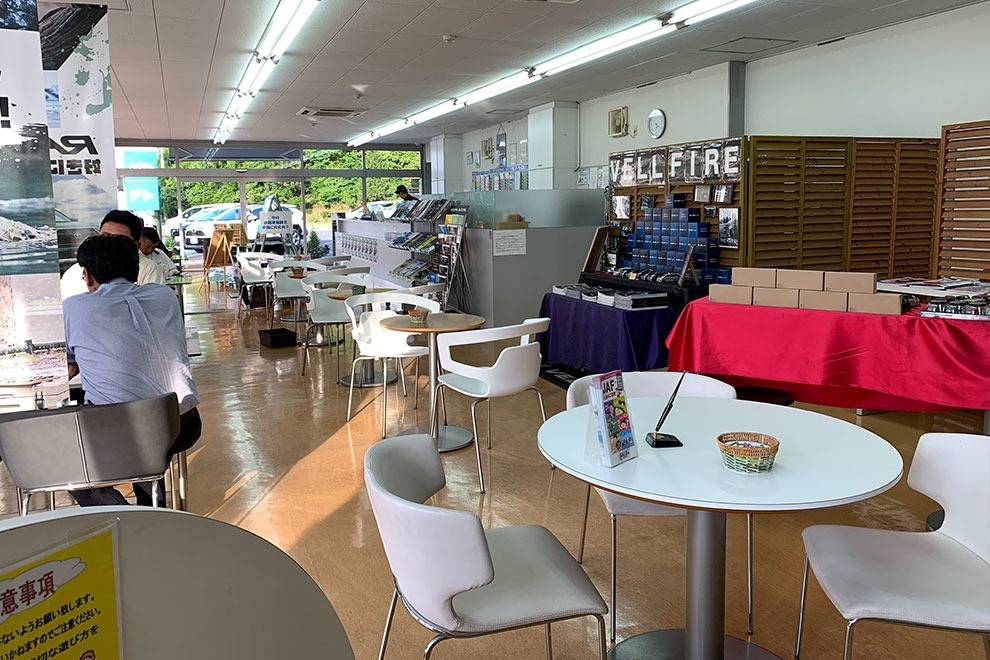 洲本店内観1