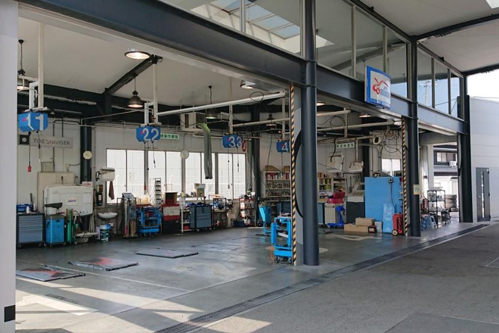 高砂店整備工場