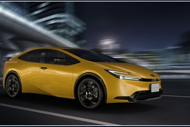 特別仕様車 G プラグインハイブリッド車 “Night Shade”(ベース車両はG プラグインハイブリッド車)