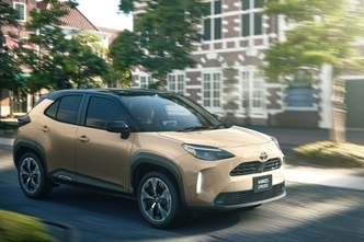 【モデル入り素材】Z（ハイブリッド・2WD）