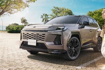 【モデル入り素材】Z（プラグインハイブリッド）