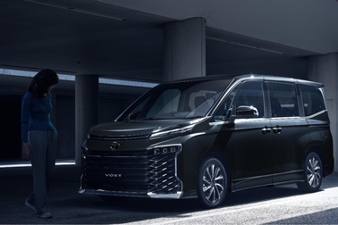 【モデル入り素材】S-Z（ハイブリッド・2WD・7人乗り）